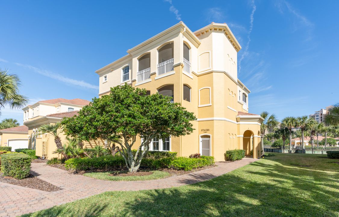 For Sale: $899,000 (3 beds, 2 baths, 2480 Square Feet)