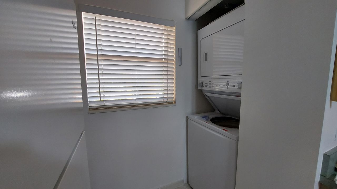 For Sale: $398,000 (2 beds, 2 baths, 1154 Square Feet)