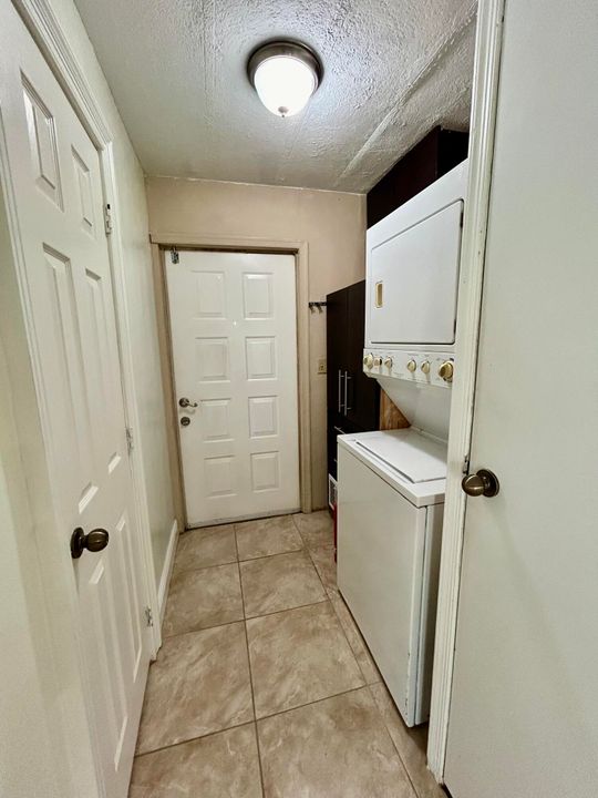 Active With Contract: $182,000 (2 beds, 2 baths, 1344 Square Feet)
