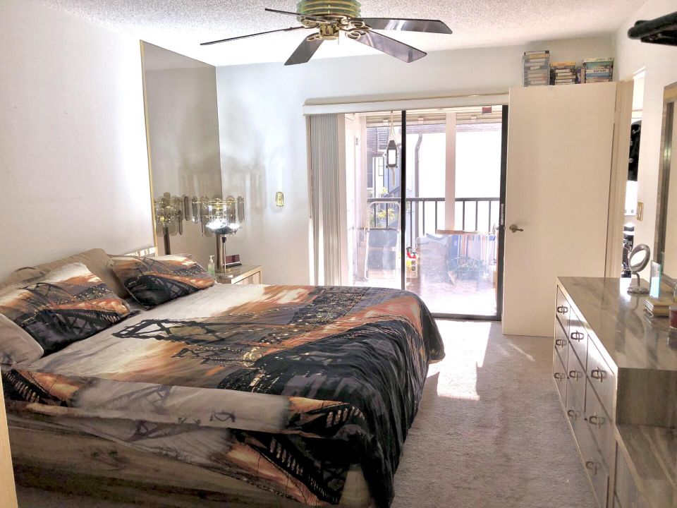 For Sale: $195,000 (2 beds, 2 baths, 1072 Square Feet)