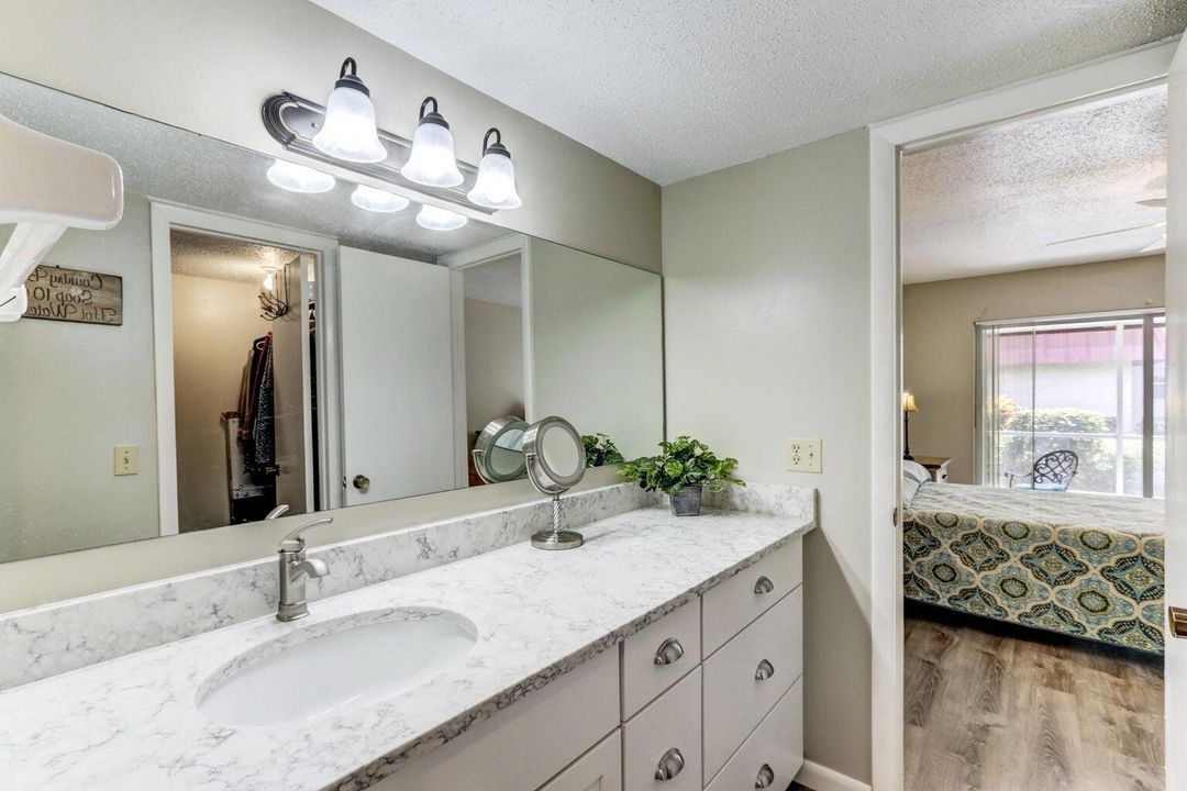 Active With Contract: $142,500 (1 beds, 1 baths, 660 Square Feet)