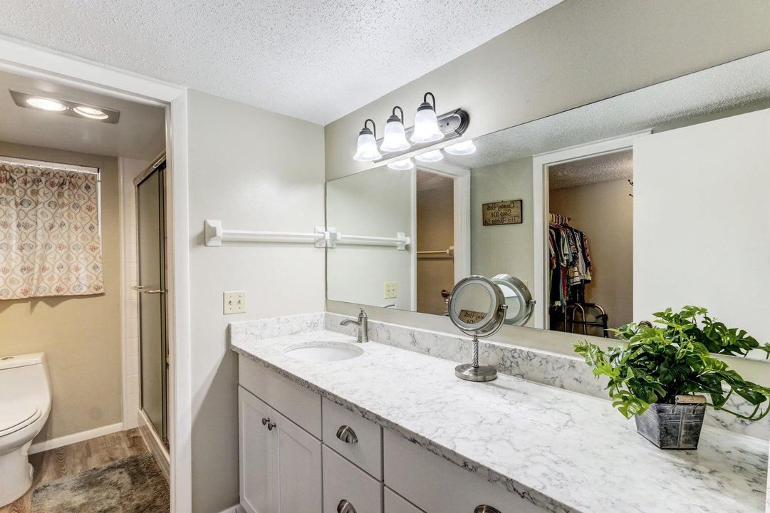 Active With Contract: $142,500 (1 beds, 1 baths, 660 Square Feet)