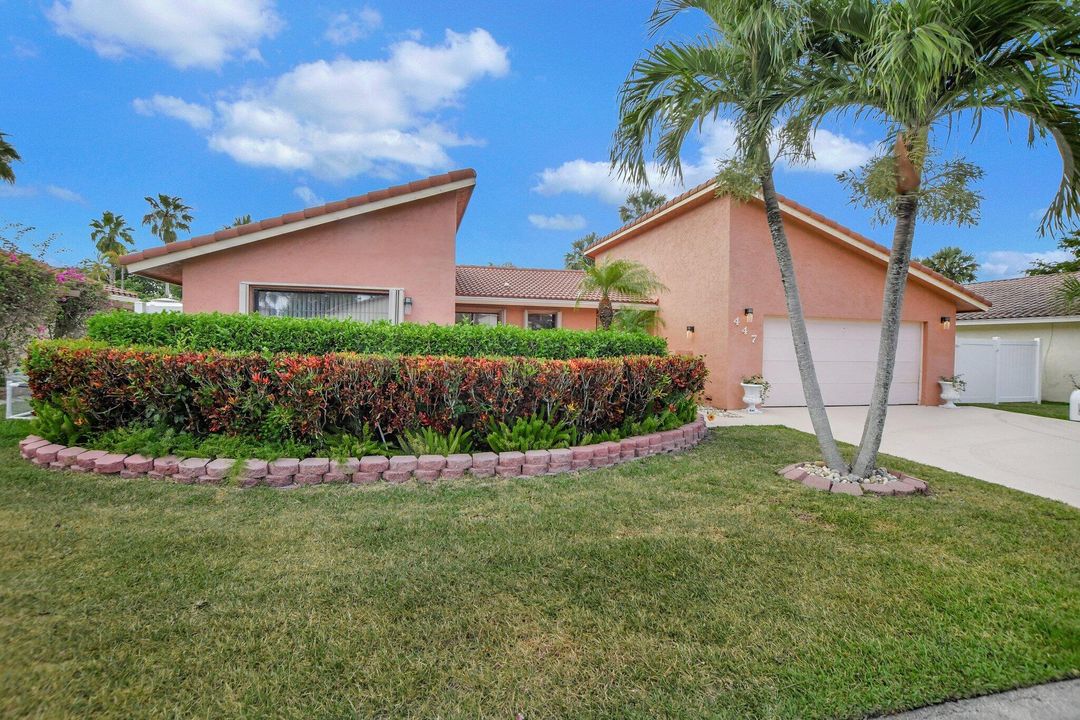 For Sale: $599,000 (3 beds, 2 baths, 1828 Square Feet)