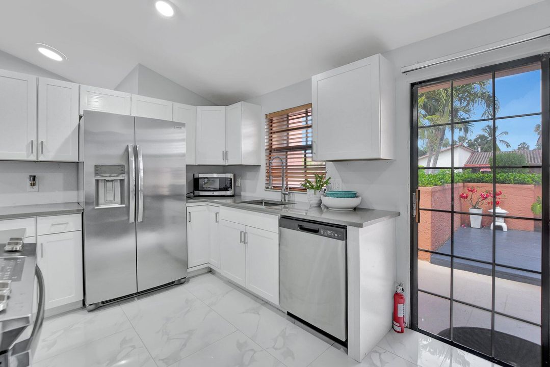 For Sale: $599,000 (3 beds, 2 baths, 1828 Square Feet)
