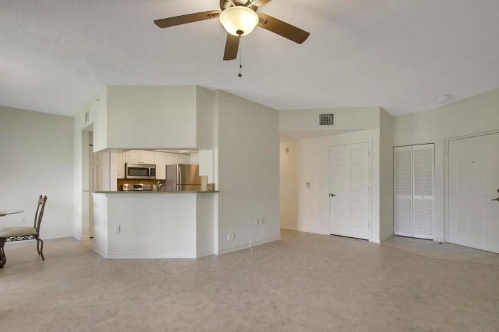 Active With Contract: $2,200 (1 beds, 1 baths, 878 Square Feet)