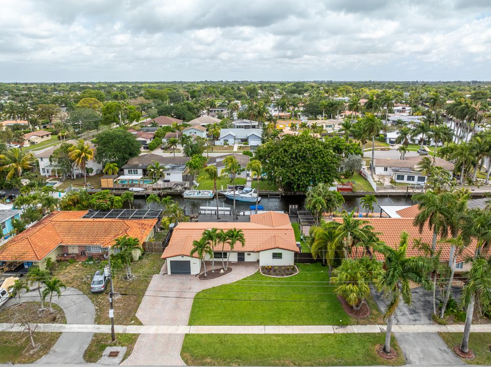 For Sale: $859,900 (3 beds, 2 baths, 1658 Square Feet)