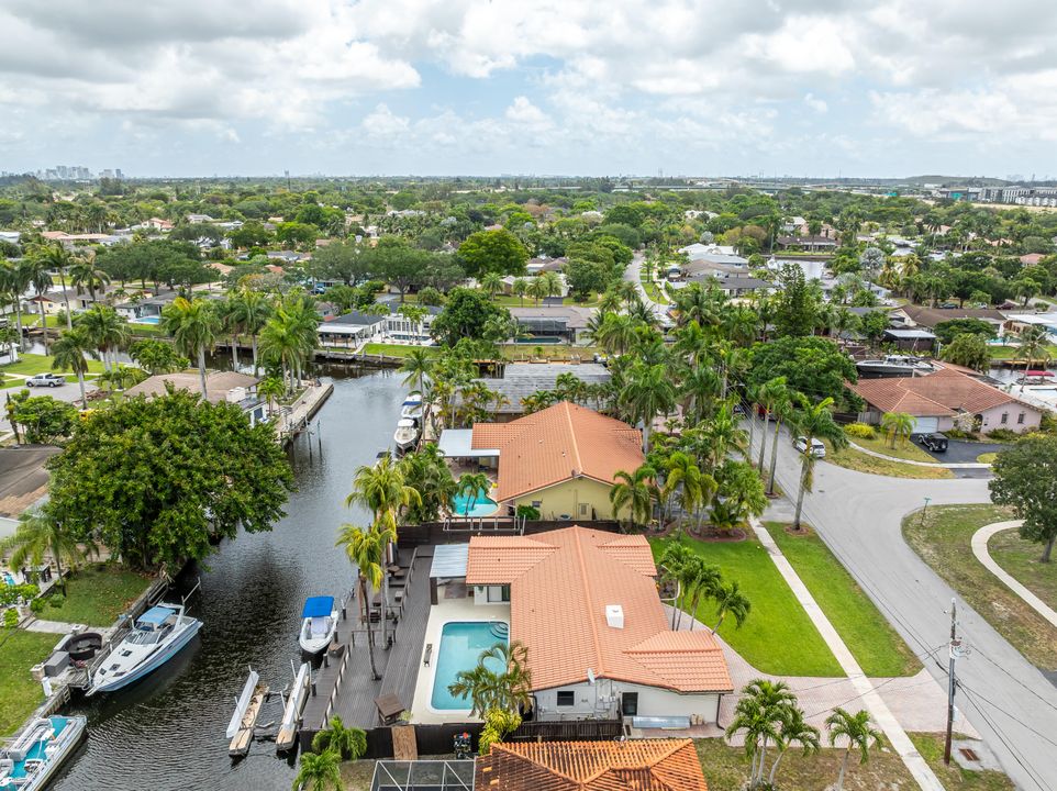 For Sale: $859,900 (3 beds, 2 baths, 1658 Square Feet)