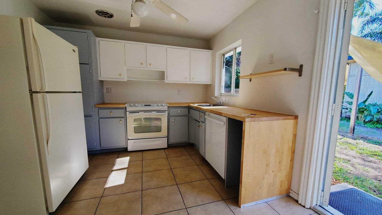 For Rent: $3,995 (3 beds, 2 baths, 1245 Square Feet)