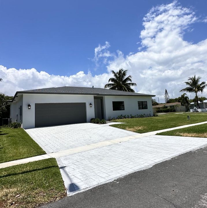 For Sale: $749,900 (3 beds, 2 baths, 1548 Square Feet)