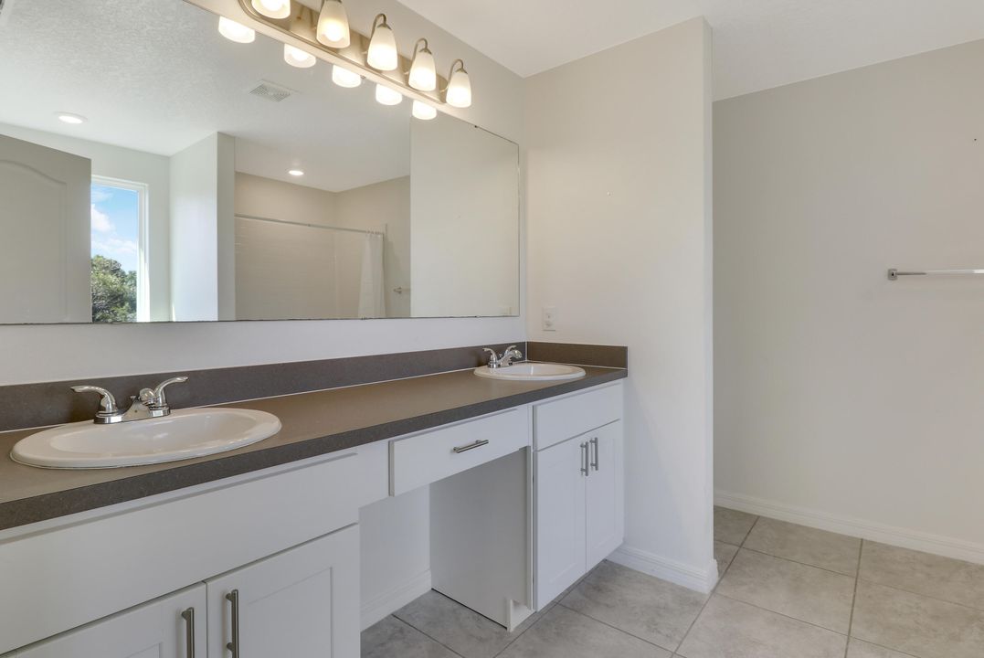 For Sale: $519,900 (3 beds, 2 baths, 2148 Square Feet)