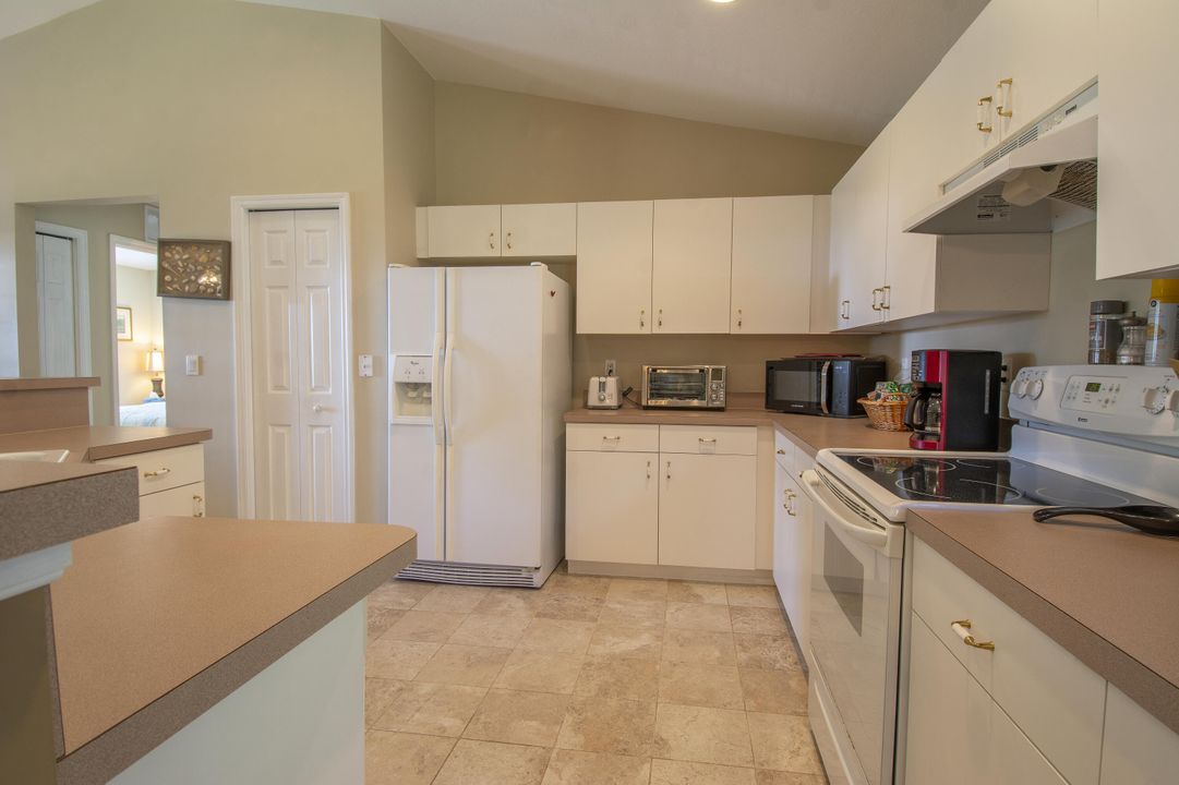 Active With Contract: $359,900 (3 beds, 2 baths, 1410 Square Feet)