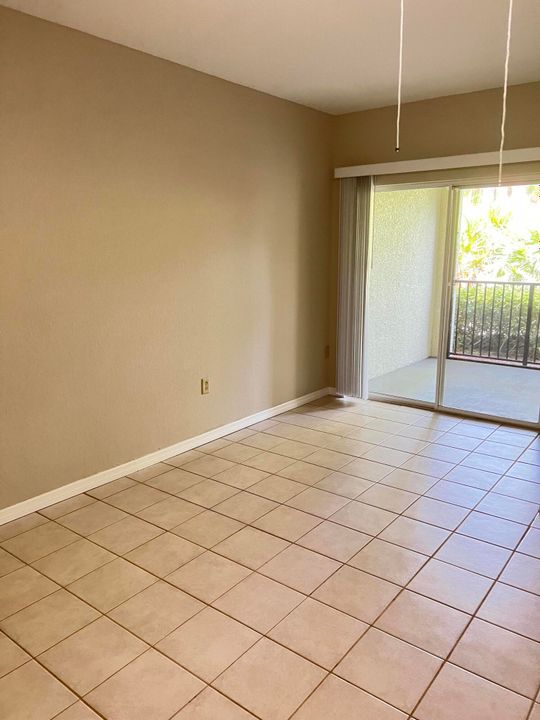 For Rent: $2,100 (3 beds, 2 baths, 1467 Square Feet)