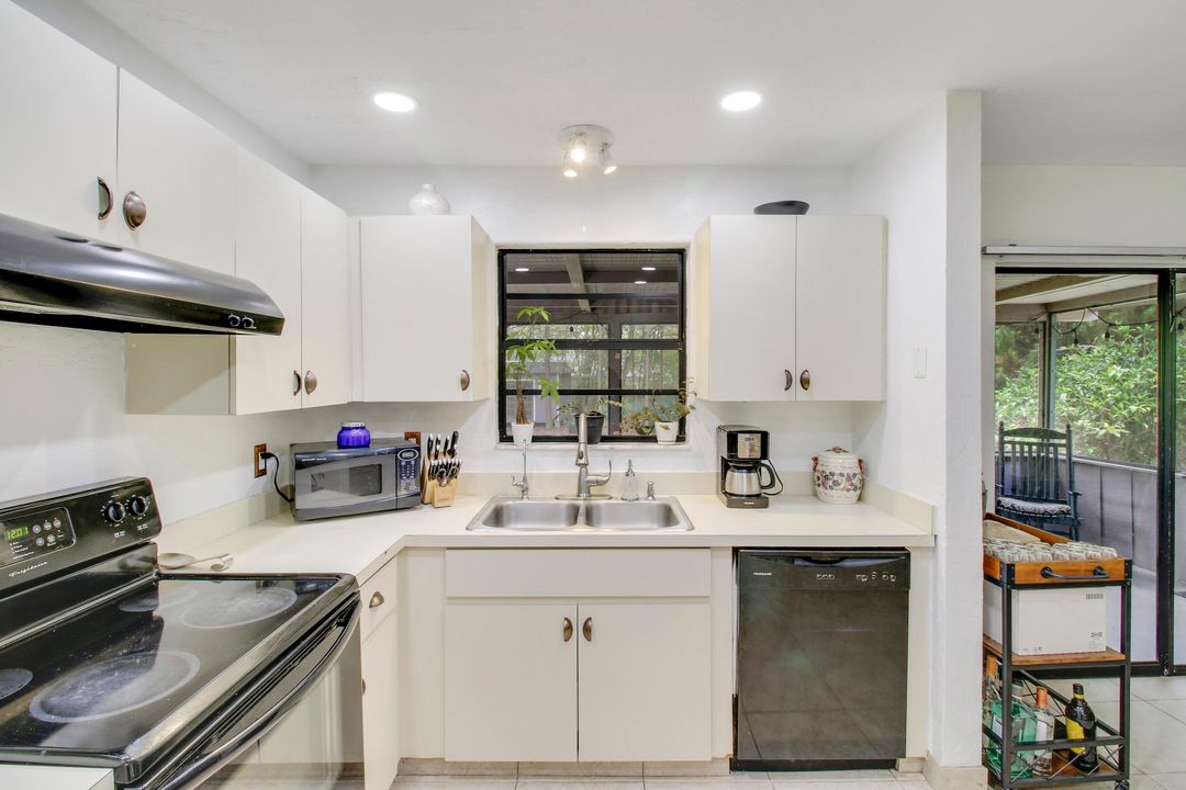 Active With Contract: $499,000 (3 beds, 2 baths, 1376 Square Feet)