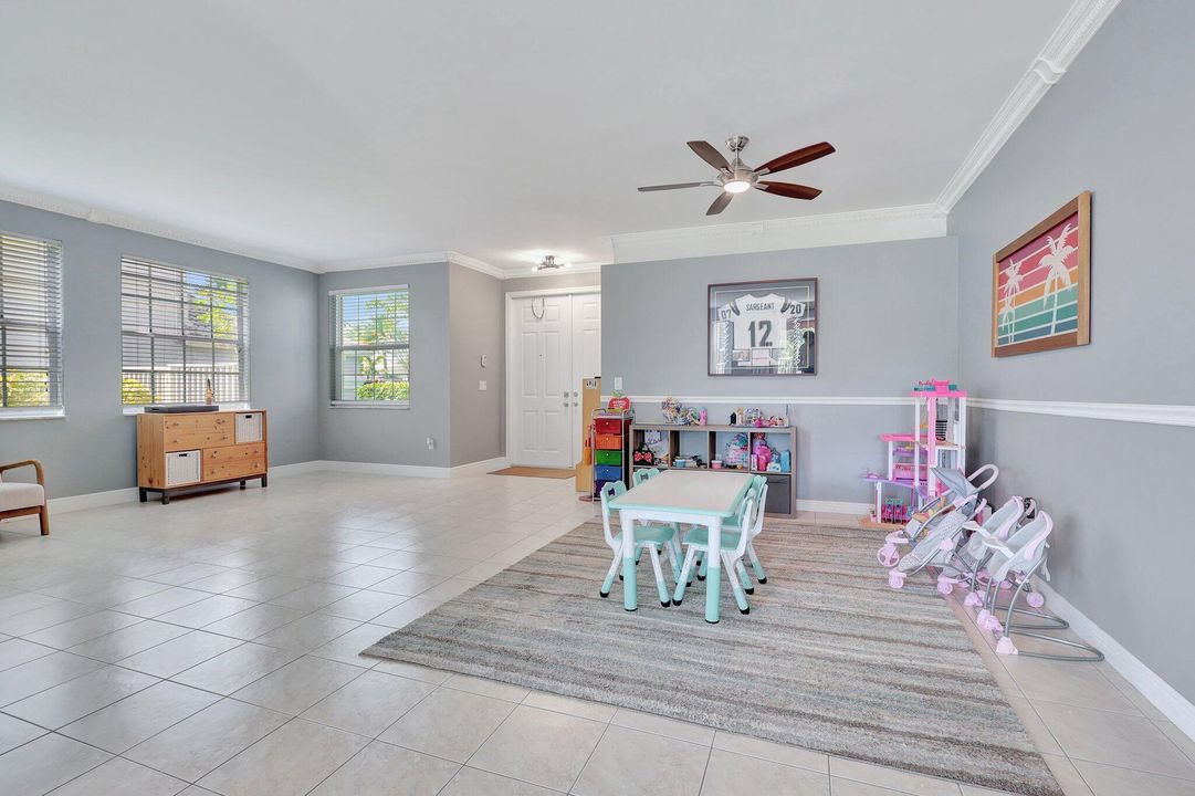 For Sale: $650,000 (4 beds, 2 baths, 2424 Square Feet)