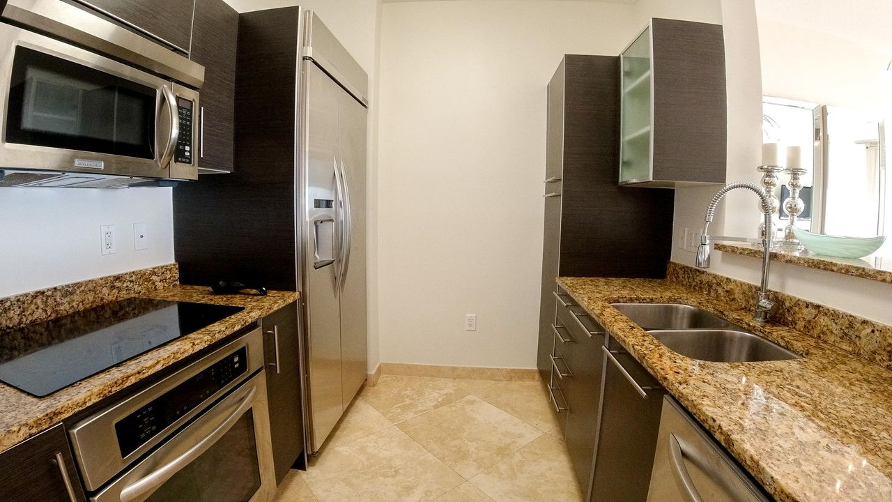 For Rent: $2,950 (1 beds, 1 baths, 755 Square Feet)