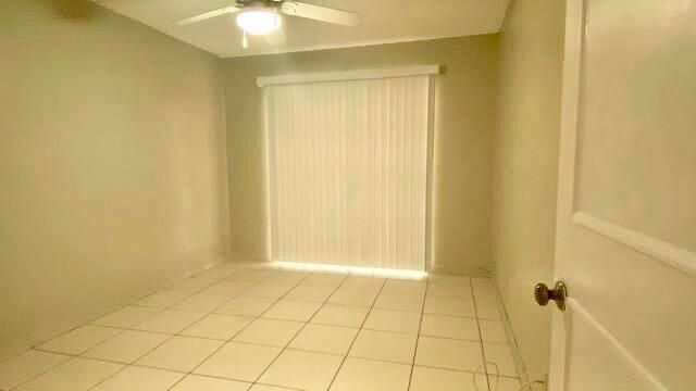 For Rent: $1,950 (2 beds, 1 baths, 880 Square Feet)