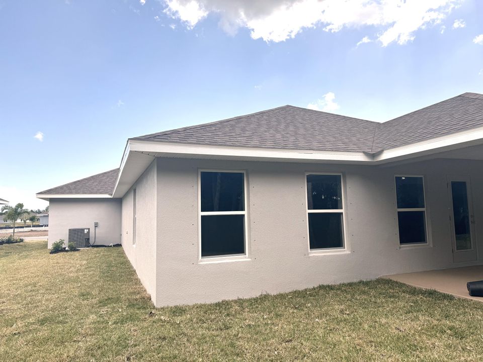 Active With Contract: $409,900 (4 beds, 2 baths, 2000 Square Feet)