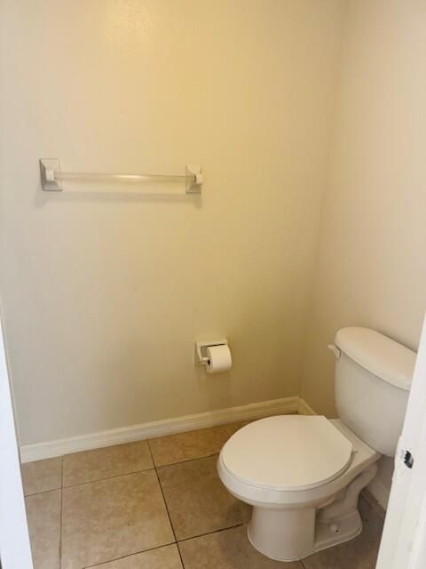 For Sale: $200,000 (2 beds, 2 baths, 782 Square Feet)