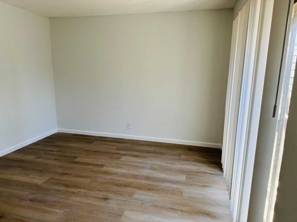 For Rent: $2,500 (2 beds, 2 baths, 1328 Square Feet)