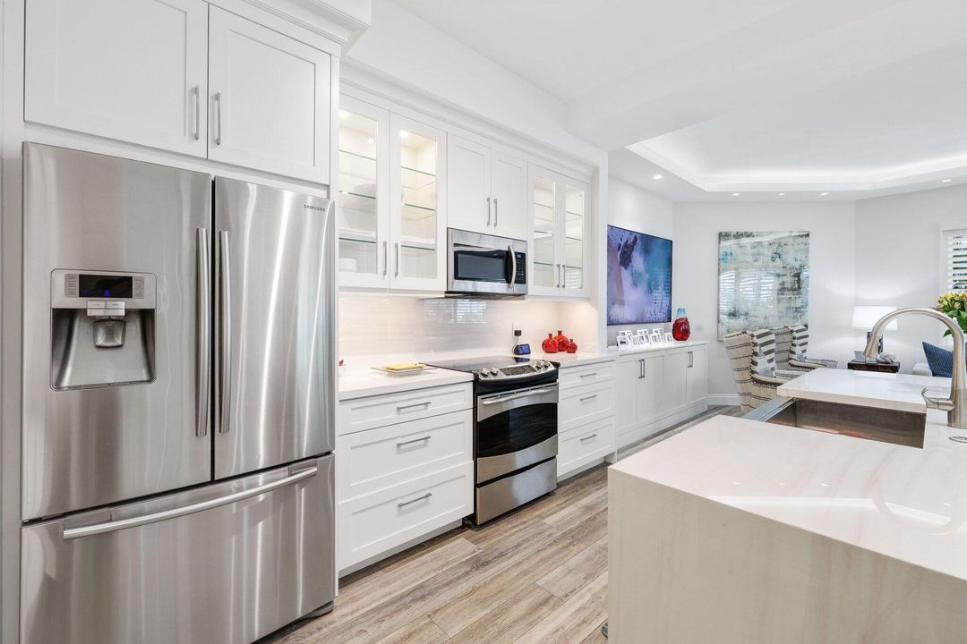 For Sale: $2,495,000 (3 beds, 2 baths, 1831 Square Feet)
