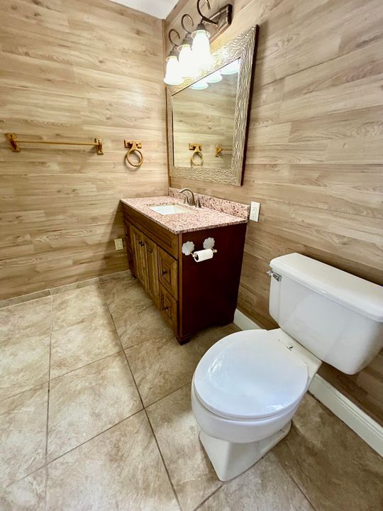 待售: $182,000 (2 贝兹, 2 浴室, 1344 平方英尺)