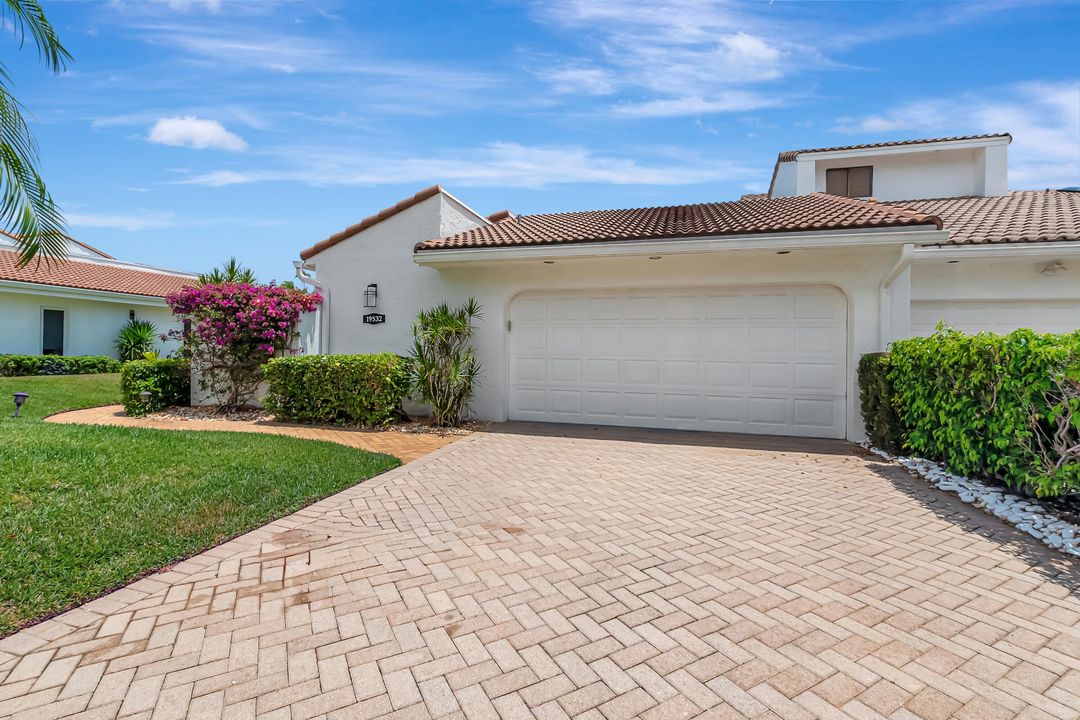 Active With Contract: $1,200,000 (4 beds, 4 baths, 2691 Square Feet)