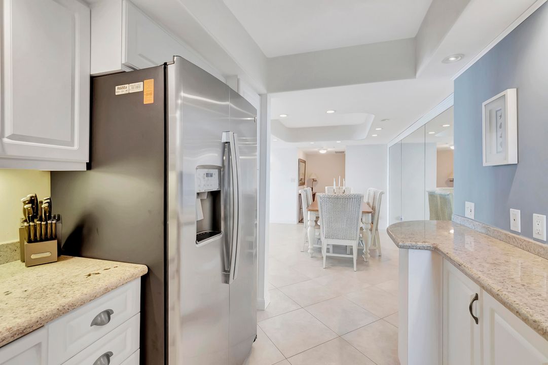 For Sale: $1,175,000 (2 beds, 2 baths, 1388 Square Feet)