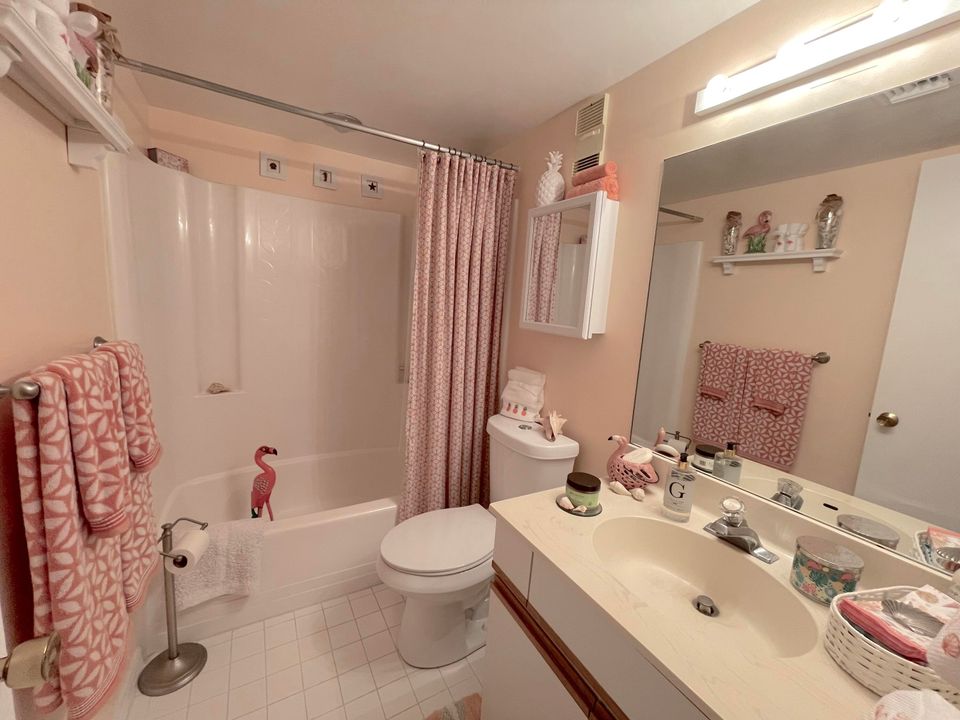 待售: $210,000 (2 贝兹, 2 浴室, 1199 平方英尺)