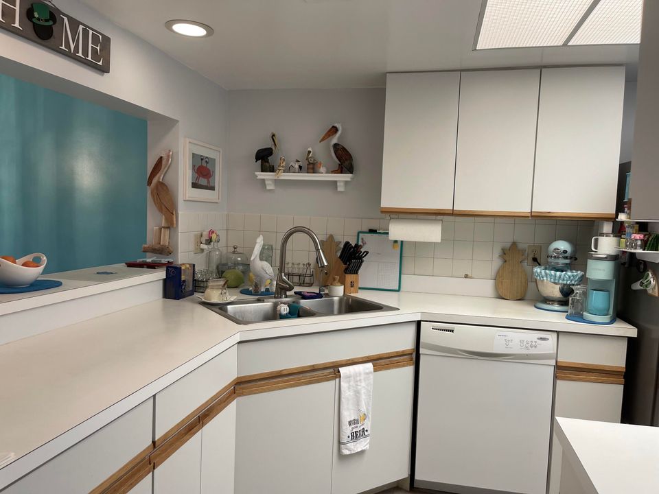 For Sale: $210,000 (2 beds, 2 baths, 1199 Square Feet)