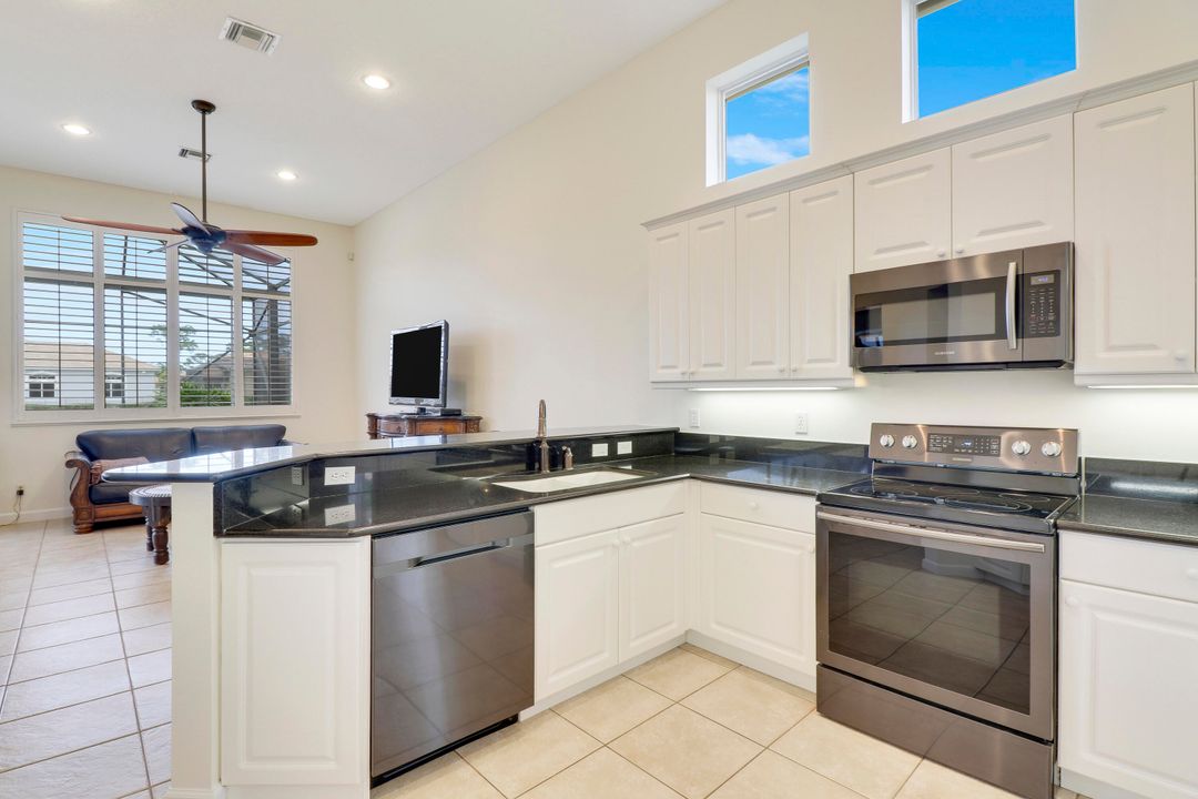 For Sale: $629,900 (2 beds, 2 baths, 2303 Square Feet)