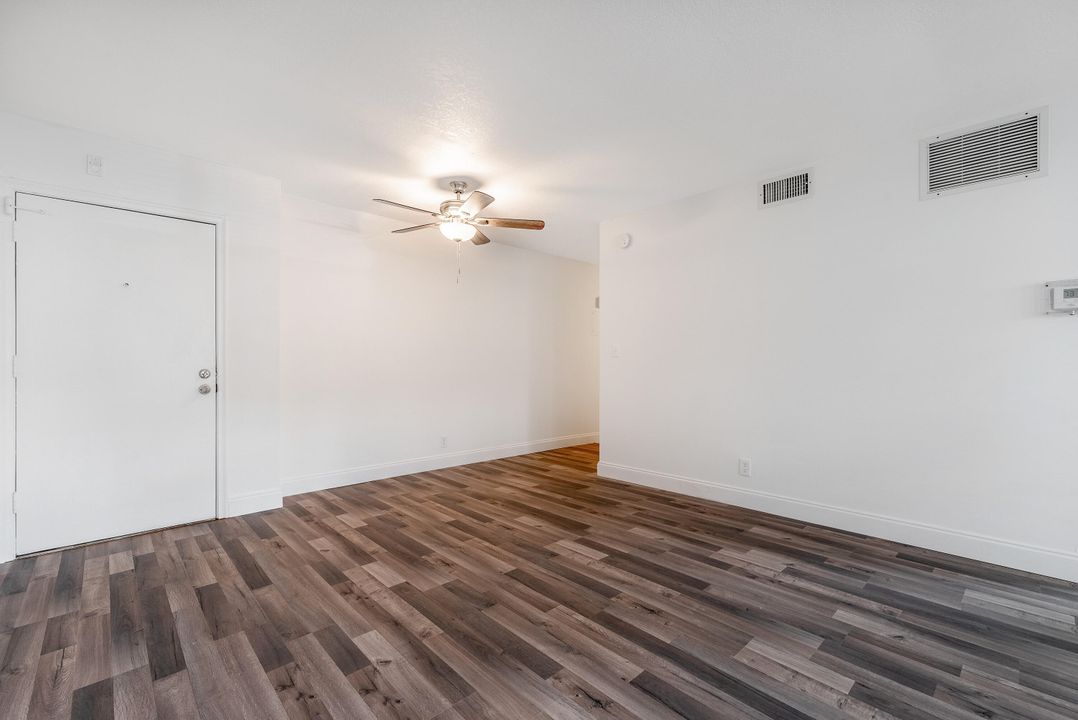 Active With Contract: $224,900 (1 beds, 1 baths, 750 Square Feet)