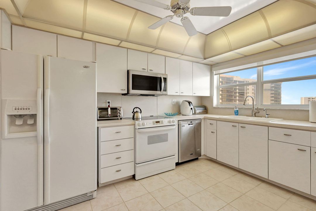 Active With Contract: $450,000 (2 beds, 2 baths, 1201 Square Feet)
