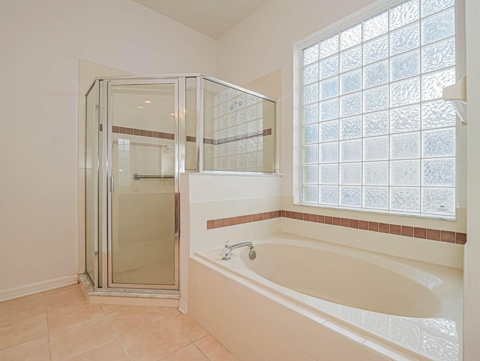 待售: $419,000 (3 贝兹, 2 浴室, 2590 平方英尺)