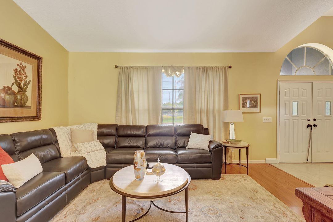 For Sale: $440,000 (3 beds, 2 baths, 1960 Square Feet)