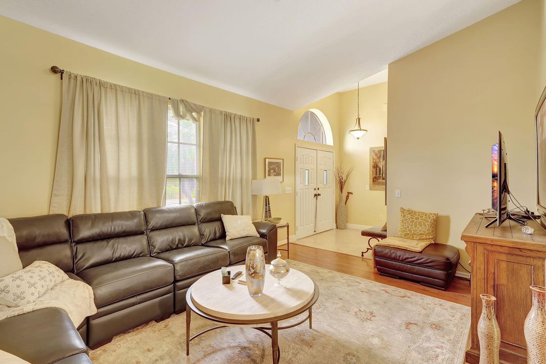 For Sale: $440,000 (3 beds, 2 baths, 1960 Square Feet)