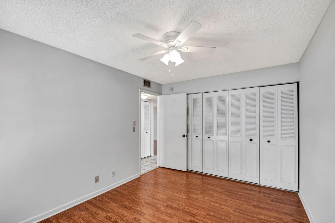 For Sale: $175,000 (2 beds, 2 baths, 941 Square Feet)