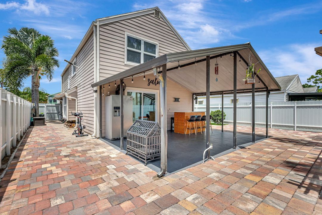 For Sale: $525,000 (4 beds, 2 baths, 1636 Square Feet)