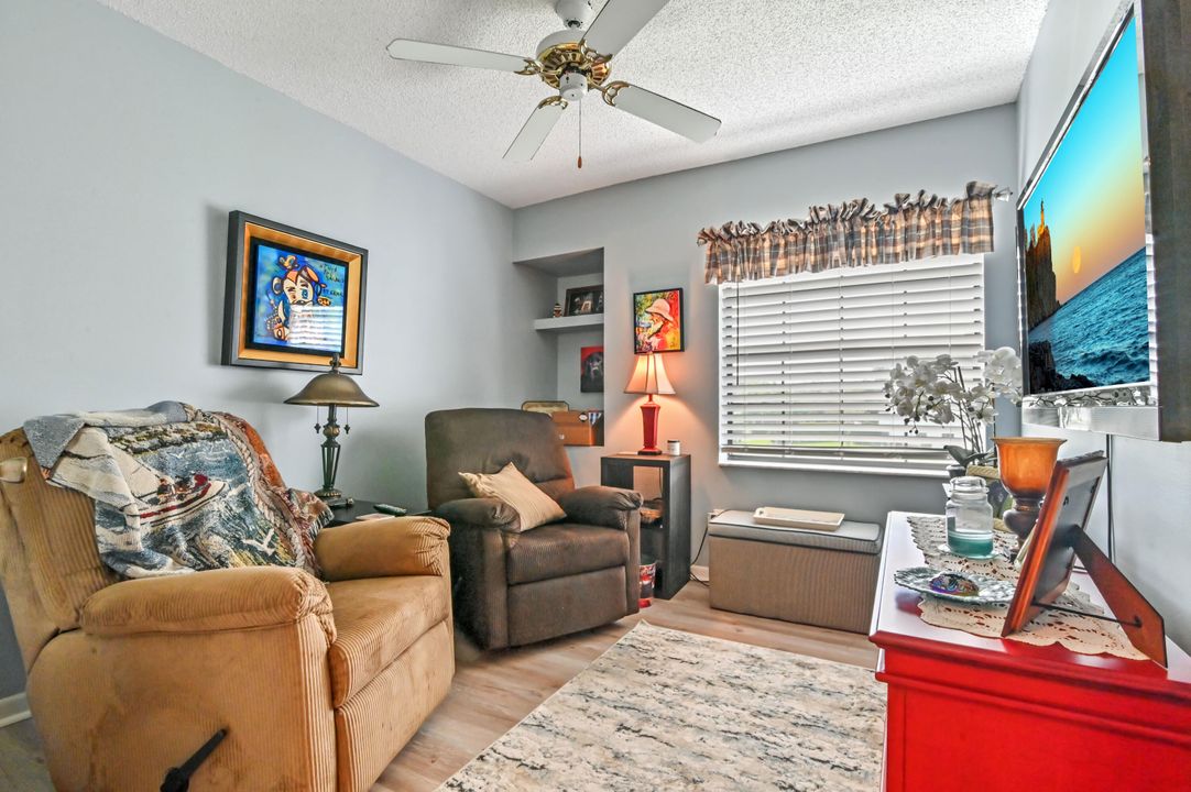 For Sale: $309,900 (3 beds, 2 baths, 1282 Square Feet)