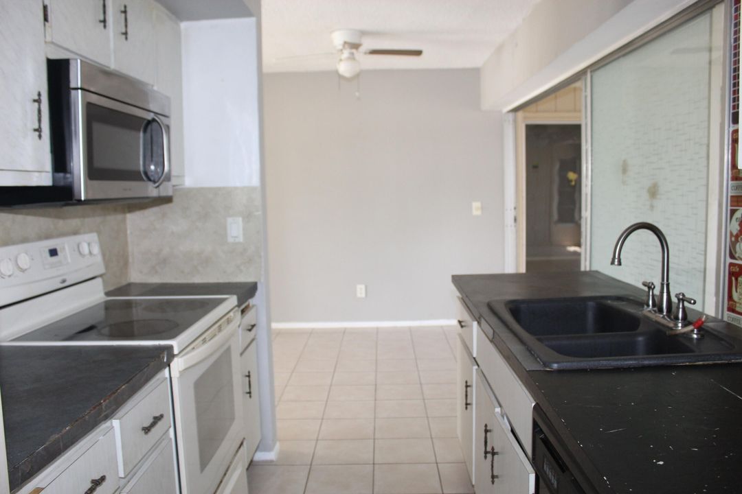 For Sale: $287,000 (2 beds, 2 baths, 1307 Square Feet)