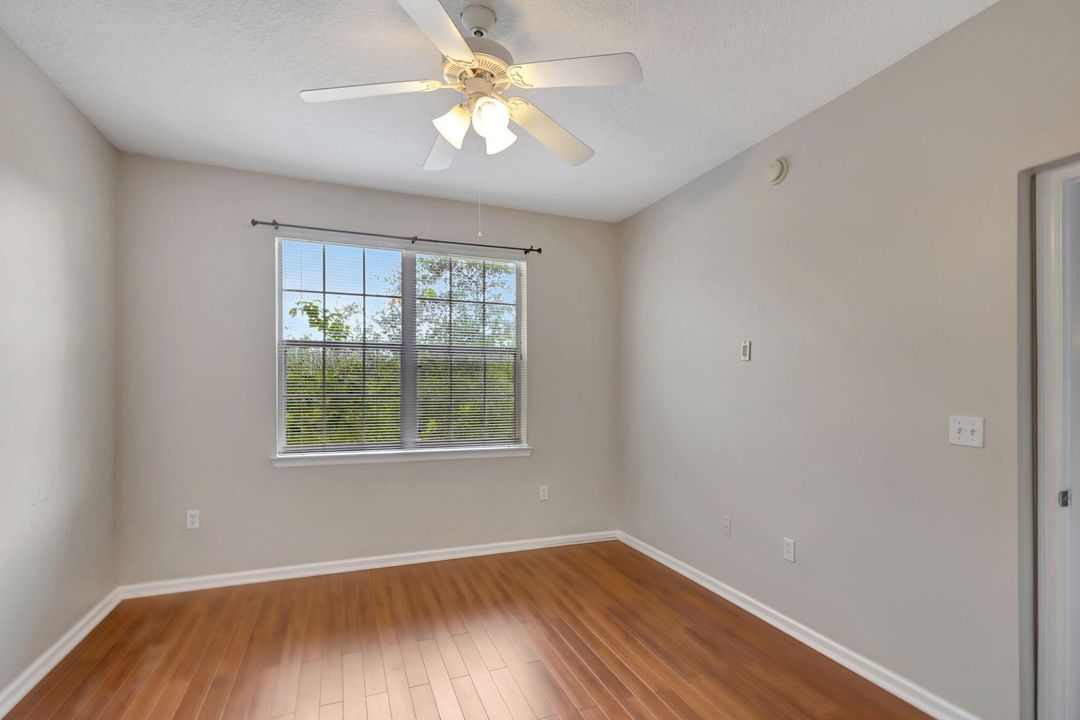 Active With Contract: $2,700 (3 beds, 2 baths, 1384 Square Feet)