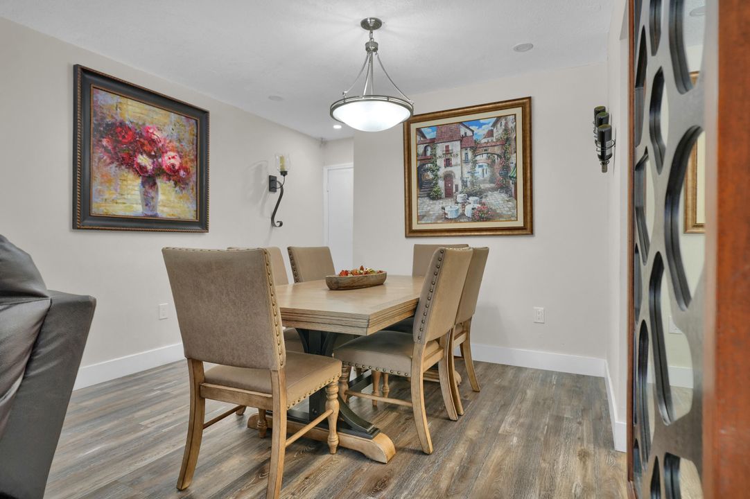 Active With Contract: $2,800 (3 beds, 2 baths, 1288 Square Feet)