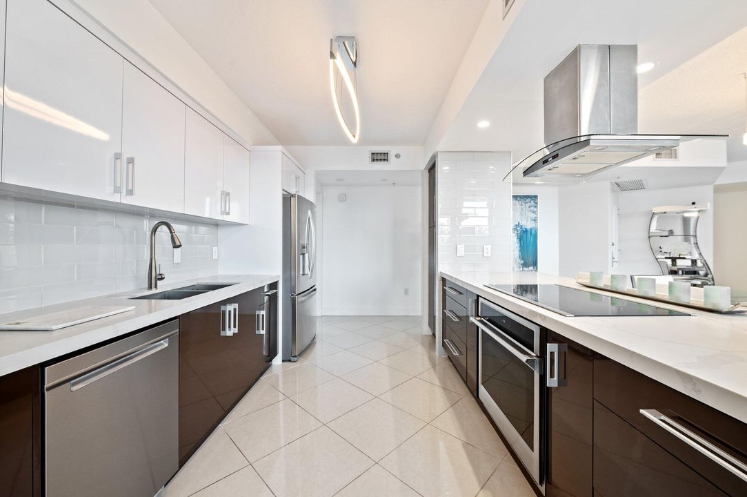 For Sale: $849,900 (2 beds, 2 baths, 1610 Square Feet)