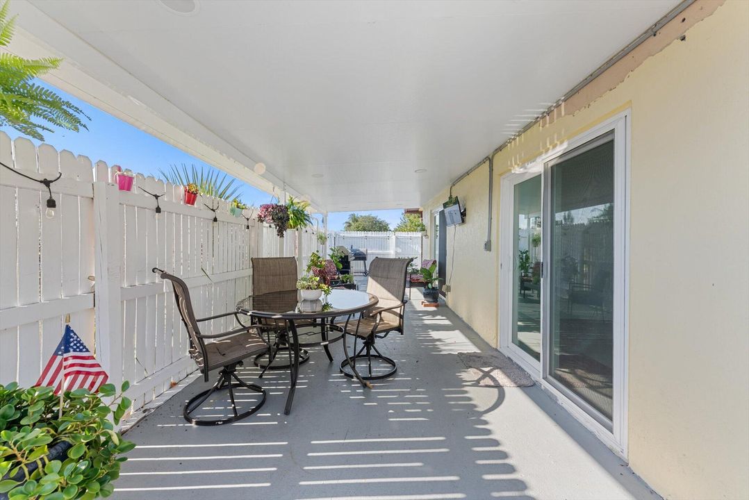 For Sale: $415,000 (3 beds, 2 baths, 1292 Square Feet)