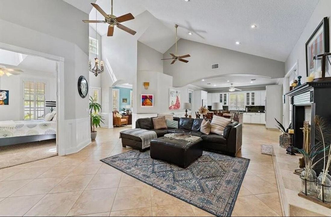 Active With Contract: $1,495,000 (4 beds, 2 baths, 2434 Square Feet)