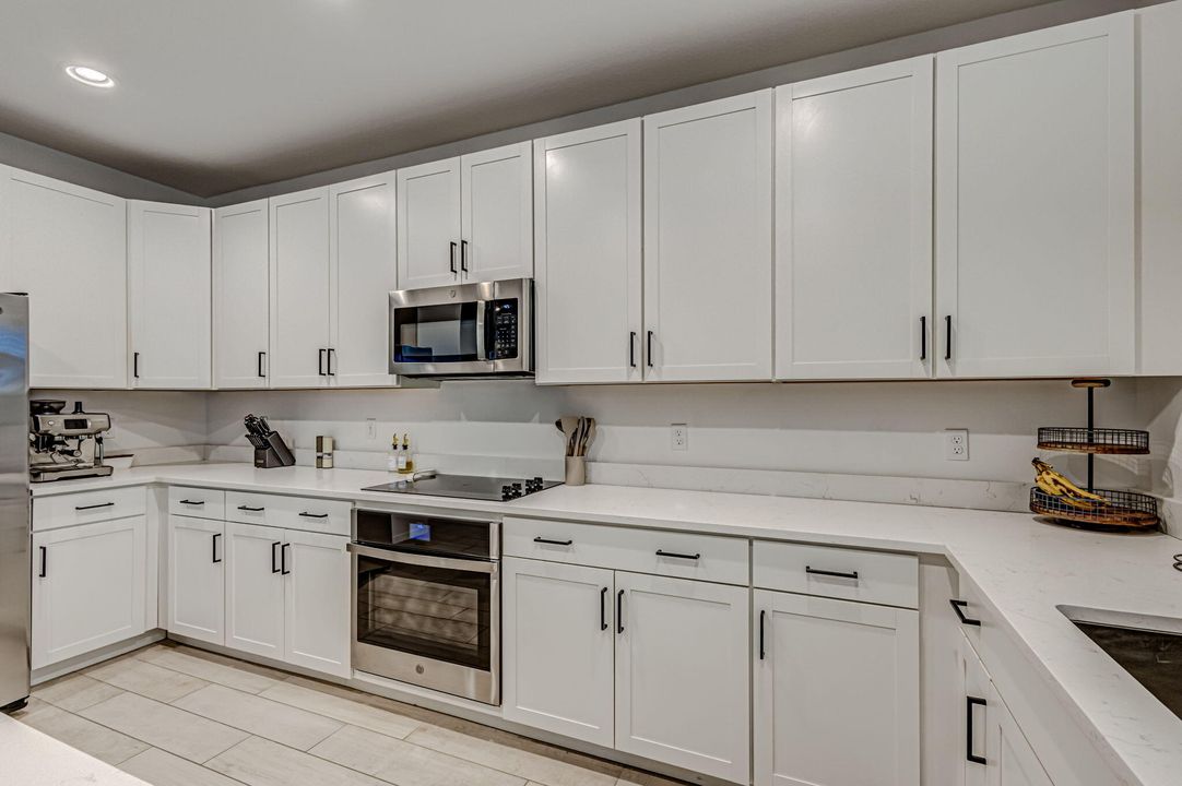 For Sale: $649,000 (3 beds, 2 baths, 1832 Square Feet)