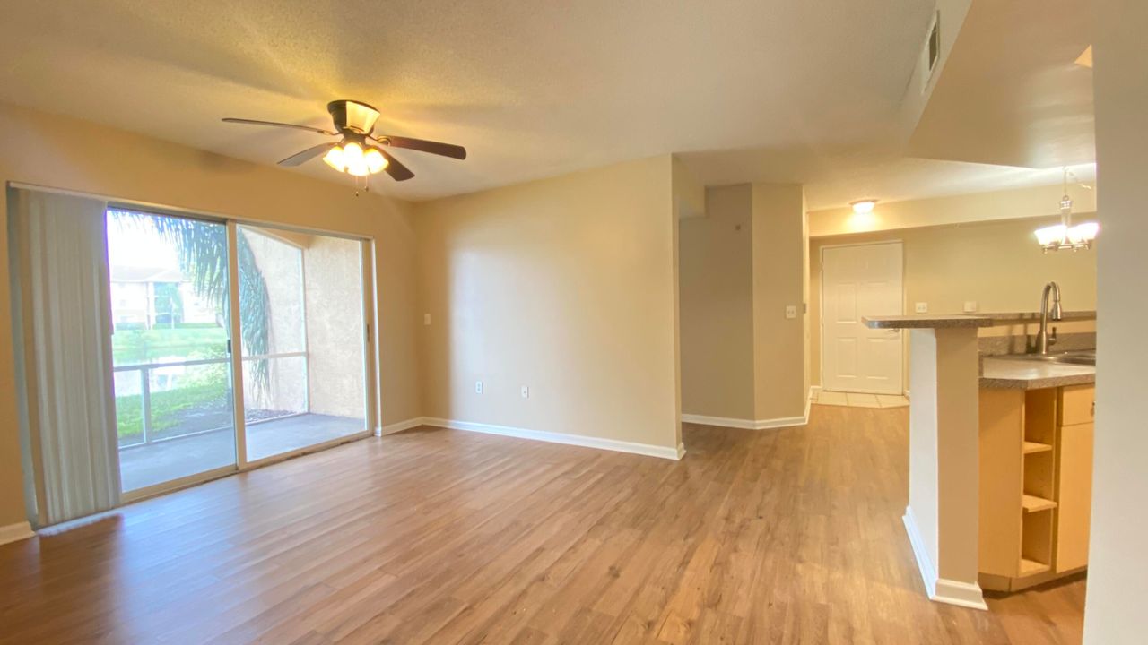 For Rent: $1,995 (3 beds, 2 baths, 1252 Square Feet)