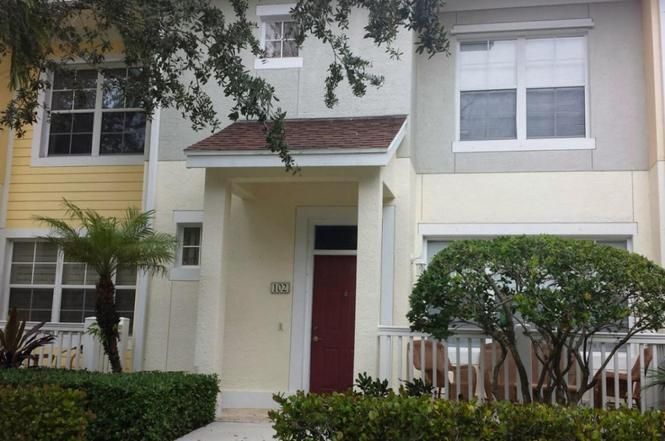 For Rent: $3,300 (3 beds, 2 baths, 1716 Square Feet)