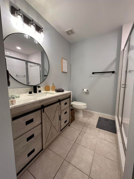 Active With Contract: $2,300 (2 beds, 2 baths, 1223 Square Feet)