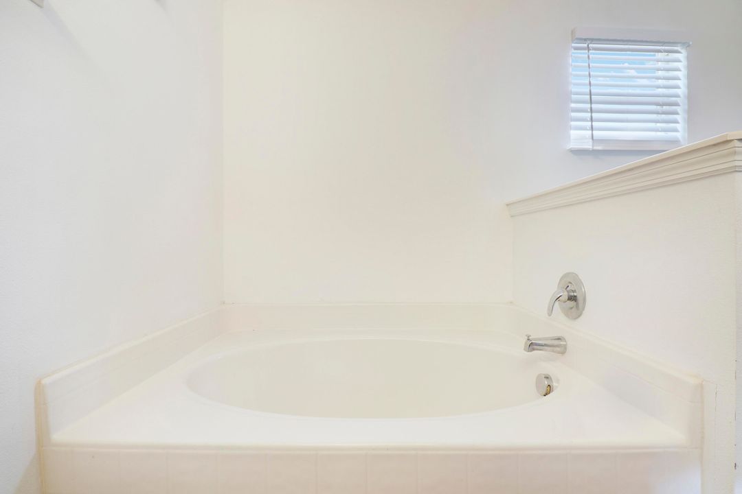 待售: $425,000 (3 贝兹, 2 浴室, 2047 平方英尺)