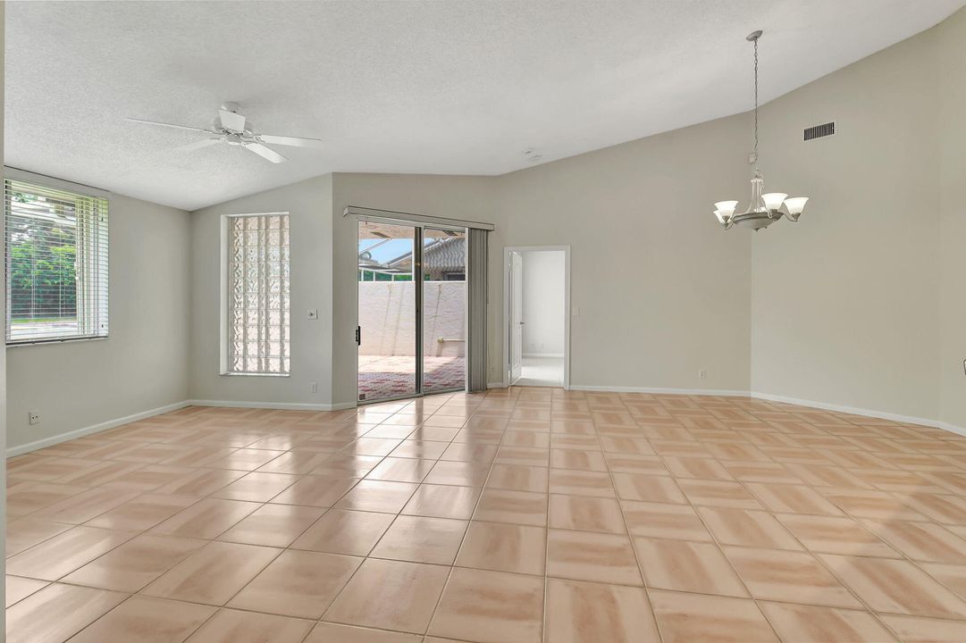 Active With Contract: $435,000 (3 beds, 2 baths, 1566 Square Feet)
